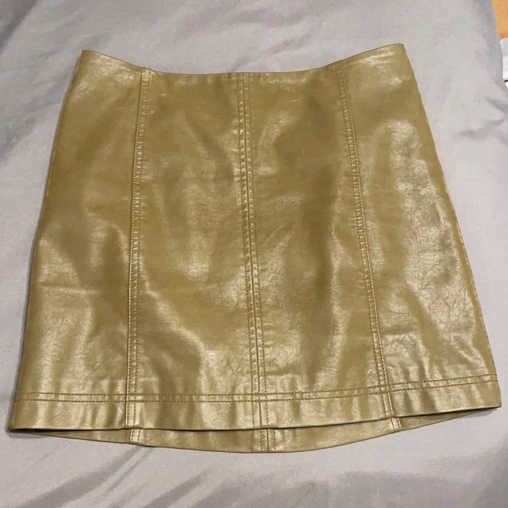 Coquille Faux Leather Skirt